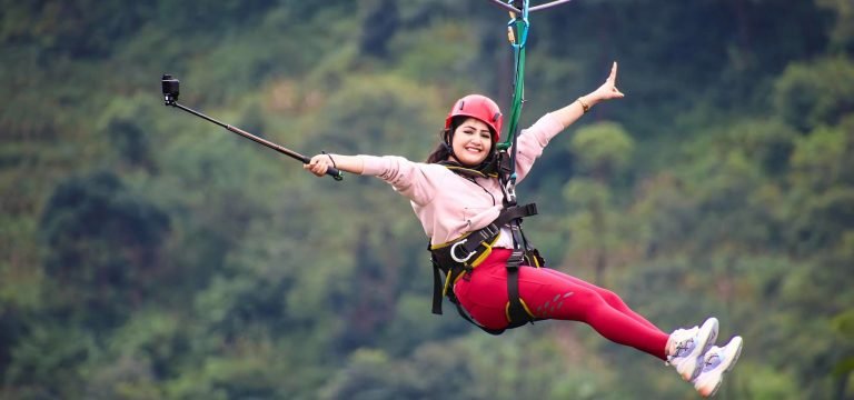 ドゥリケル ジップライン：素晴らしい景色とともに空高く舞い上がろう